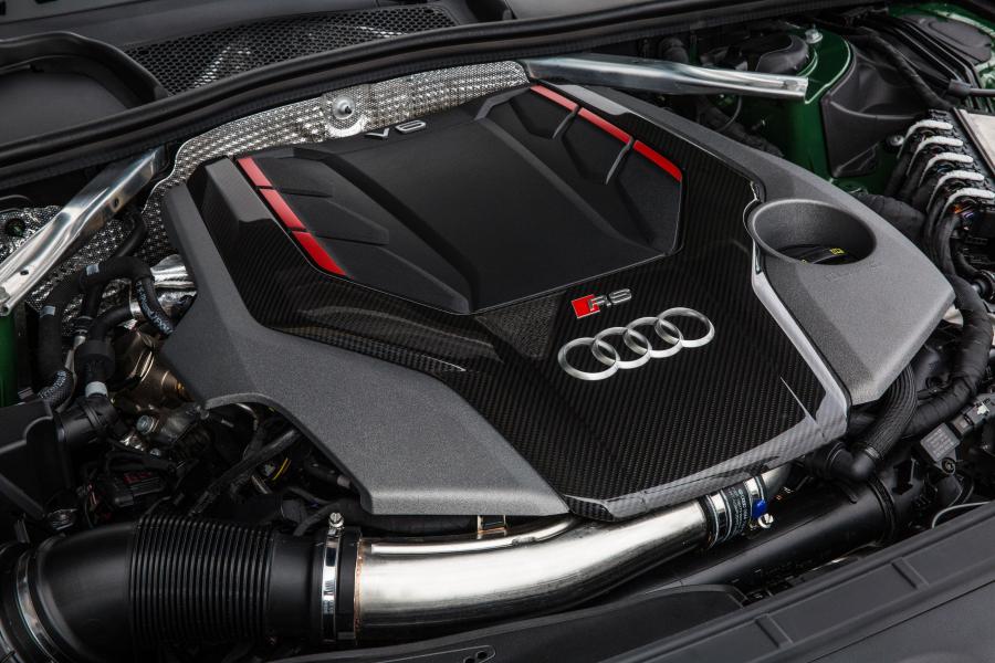 Моторный отсек Audi RS5 Coupe 2018 года  (WW) (фото 3 из 40)